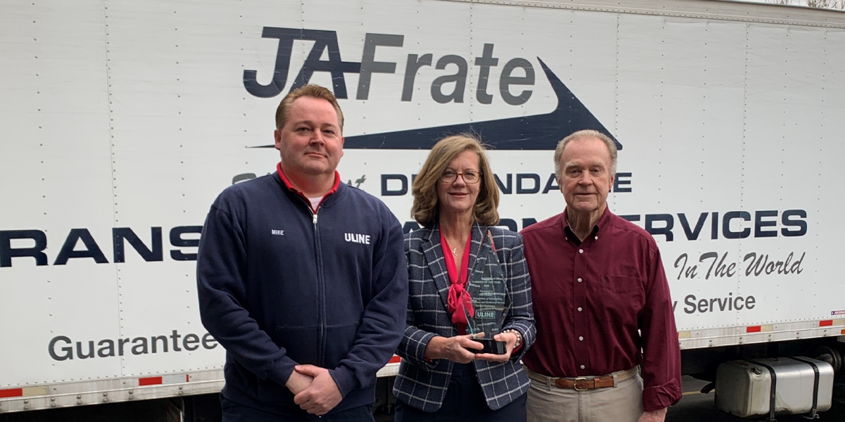 ULINE's Mike Sholar Presents President Jill Dinsmore and CEO Doug Jennings the 2020 Illinois Carrier of the Year Award 